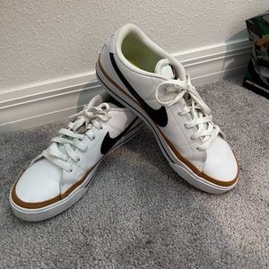 Nike Court Legacy